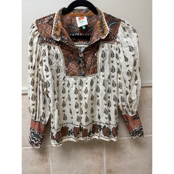 FARM Rio Ainika Cotton Floral Blouse.Beige Cream. Sz XS $198. NWOT